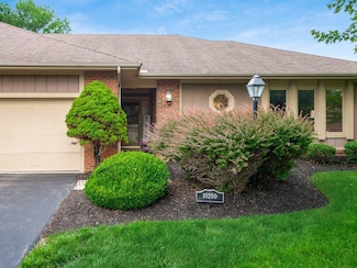 10250 Braemar Dr, Powell, OH 43065