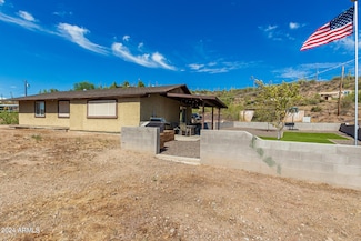 49815 N 36th Ave, New River, AZ 85087