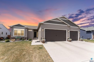 5205 S Eastwind Ave, Sioux Falls, SD 57108
