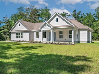 880 Rehwinkel Rd, Crawfordville, FL 32327