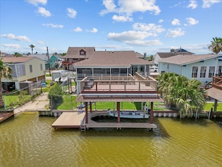 218 Barracuda St, Hitchcock, TX 77563