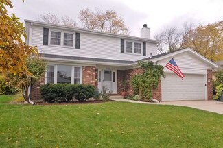 2722 N Harvard Ave, Arlington Heights, IL 60004