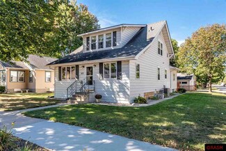 625 Wall St, North Mankato, MN 56003