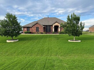 2517 Riverside Dr, Kaufman, TX 75142
