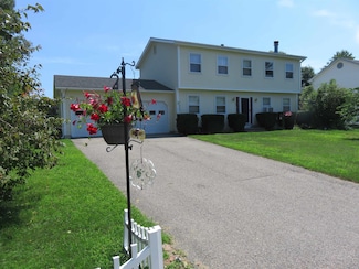 37 Beech St, Essex Junction, VT 05452
