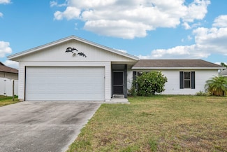173 SW Starfish Ave, Port Saint Lucie, FL 34984