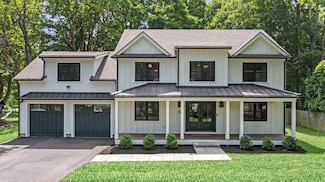 16 Wethersfield St, Rowley, MA 01969