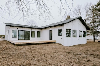 123 River View Rd, Ottertail, MN 56571