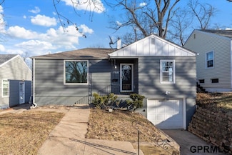 7257 Northridge Dr, Omaha, NE 68112