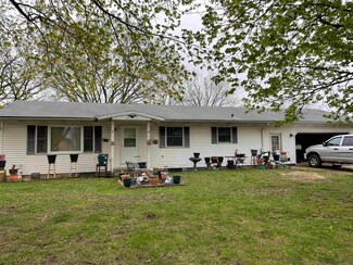 650 N Walton Dr, Whitewater, WI 53190