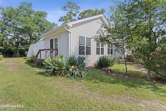 327 NE 54th St, Oak Island, NC 28465