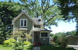 445 La Fox River Dr, Algonquin, IL 60102