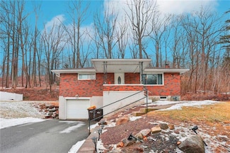 4754 Vera Cruz Rd, Emmaus, PA 18049