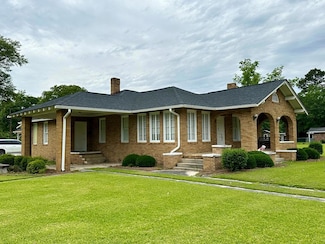 107 Marguerite St, Claxton, GA 30417