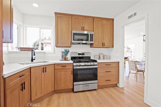 2049 W 115th St, Hawthorne, CA 90250