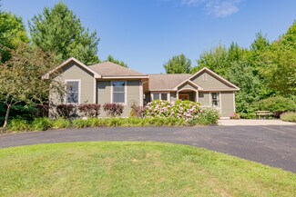 15775 148th Ave, Spring Lake, MI 49456