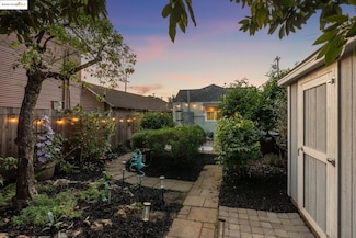 3226 Star Ave, Oakland, CA 94619