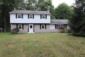 8 Sweet Brier Dr, Ballston Lake, NY 12019