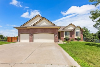 3215 S Blue Lake Ct, Wichita, KS 67215