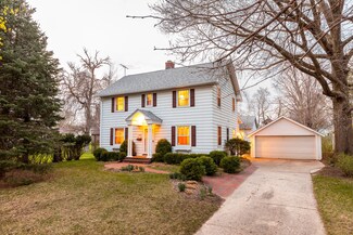 2925 Arbor St, Ames, IA 50014