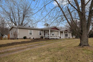 1400 N Hillview Dr, Syracuse, IN 46567