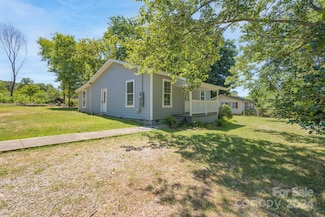 1021 Wall St, Statesville, NC 28677