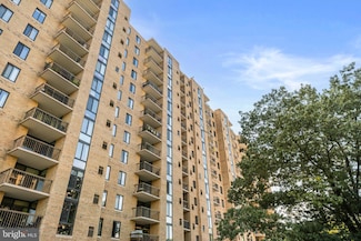 4500 S Four Mile Run Dr Unit 222, Arlington, VA 22204