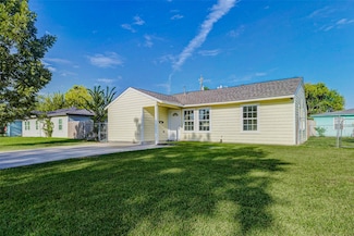 711 Burke Rd, Pasadena, TX 77506