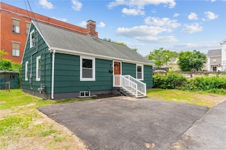 12 Church Ln, Manville, RI 02838