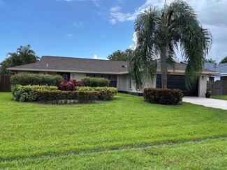 326 NE Surfside Ave, Port Saint Lucie, FL 34983