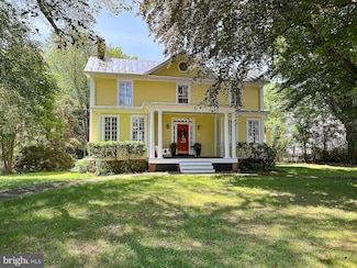 19 E Loudoun St, Round Hill, VA 20141