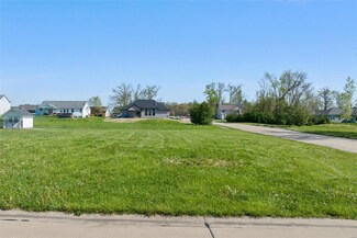 4821 Oak Falls Dr, Waterloo, IL 62298