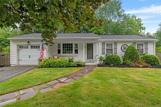 65 Ferncrest Dr, Cumberland, RI 02864