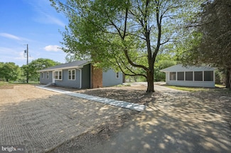 5745 Summit Bridge Rd, Townsend, DE 19734