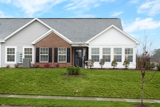 1042 Forest Oaks Dr, Butler, PA 16001