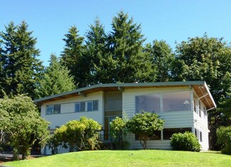 13766 16th Ave SW, Burien, WA 98166