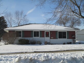 2218 S Pine St, Janesville, WI 53546