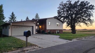 273 Park St, Emmons, MN 56029