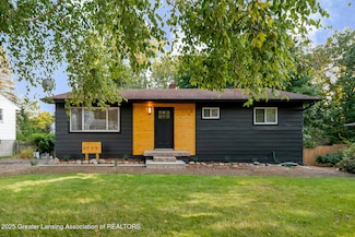 3425 Cooley Dr, Lansing, MI 48911