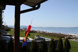 653 Freemans Ln, Point Roberts, WA 98281
