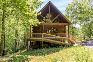1521 Silver Poplar Ln, Sevierville, TN 37876