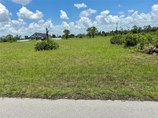 8 Point Ct, Placida, FL 33946