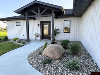 1833 1833 Red Bud Rd, New Ulm, MN 56073