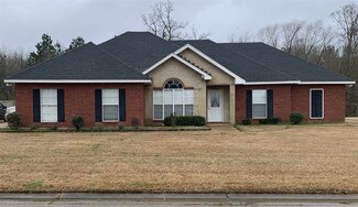 255 Charlene Dr, Byram, MS 39272