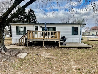 304 Kentucky St, Elwood, KS 66024