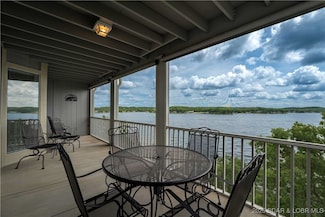320 Regatta Bay Cir Unit 3B, Village of Four Seasons, MO 65049