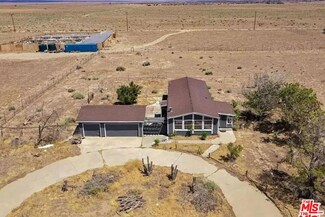 50752 252nd St W, Lancaster, CA 93536