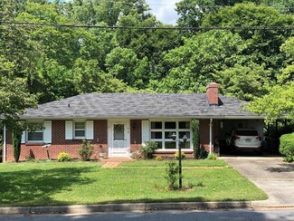 618 Oakland Dr, Chatham, VA 24531