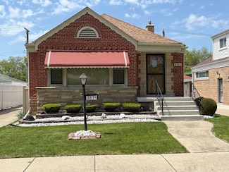 8834 S Cornell Ave, Chicago, IL 60617