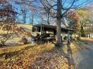 14740 Oak Grove Dr Unit 183, Doylestown, OH 44230